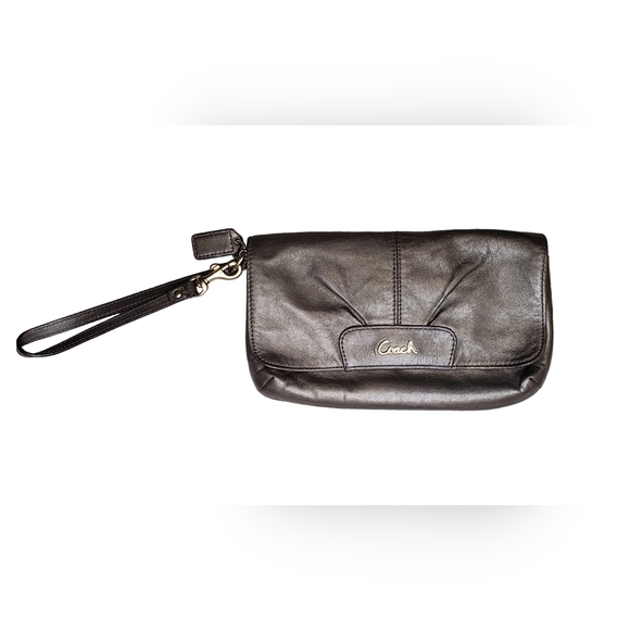 *NWT* Coach Wristlet - Picture 1 of 2